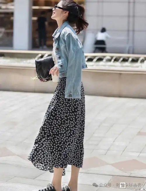 春夏碎花裙上衣的多种搭配优雅又有女人味