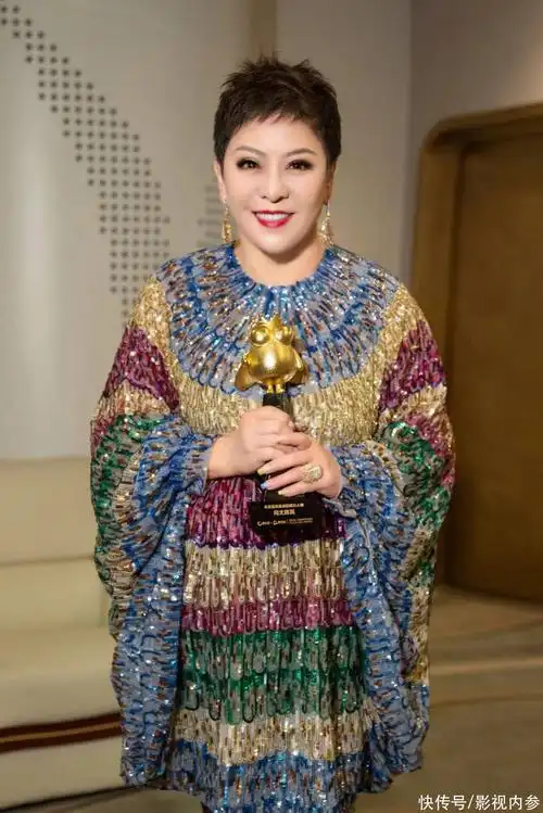 暂停直播依然拿下最具商业影响力人物,向太陈岚即将"女王归来"