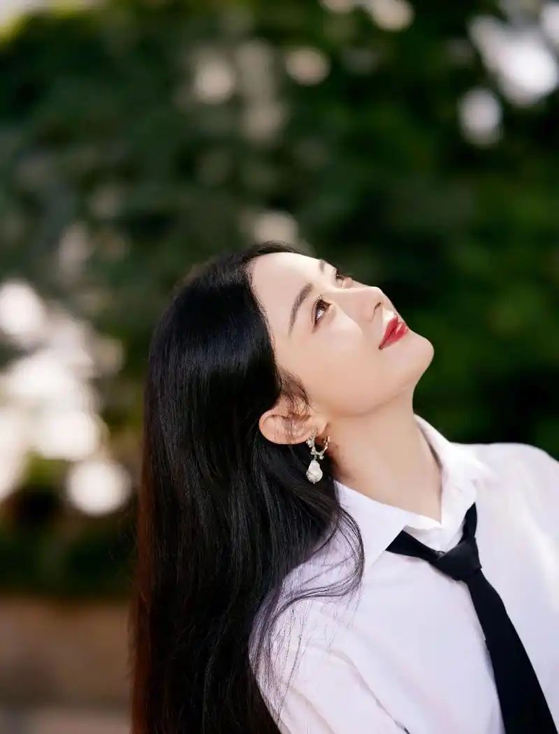 赵丽颖 迟来的修图|护眼#沈馆橘 #这照片绝了  - 抖音