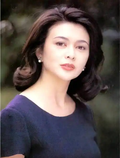 原创关之琳被刘銮雄爱好折磨19岁分手40岁当小三后悔一辈子