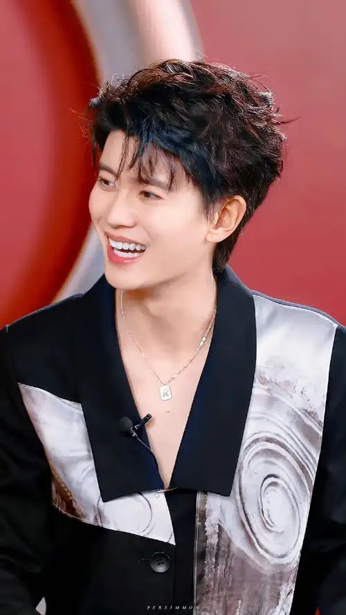 任嘉伦代言周大生# 要多笑 超超 @任嘉伦allen | 周大生 直播 | 敌揶