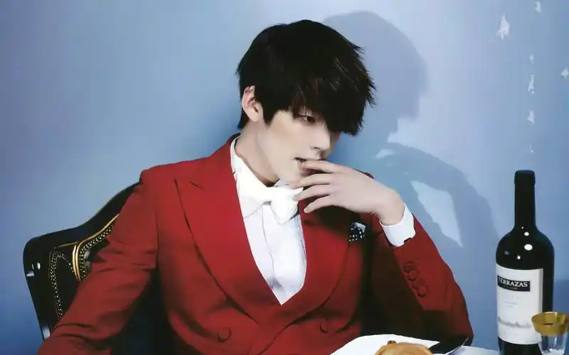 韩国帅哥金宇彬帅气写真壁纸大全高清大图预览1920×1200_日韩明星