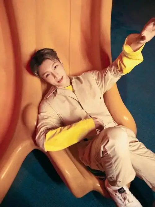 张艺兴空降零食很忙狂欢节##零食很忙新店长张艺兴