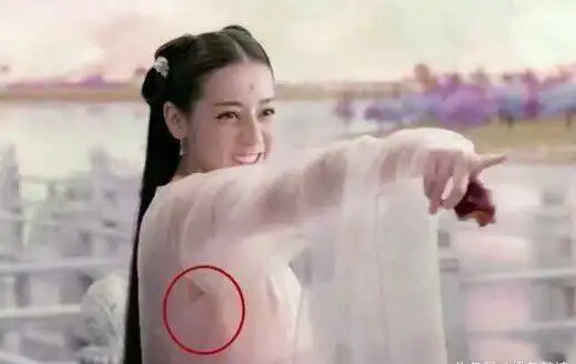 史上最牛的穿帮镜头,杨颖露出了虎背熊腰,网友:这是p上去的吧