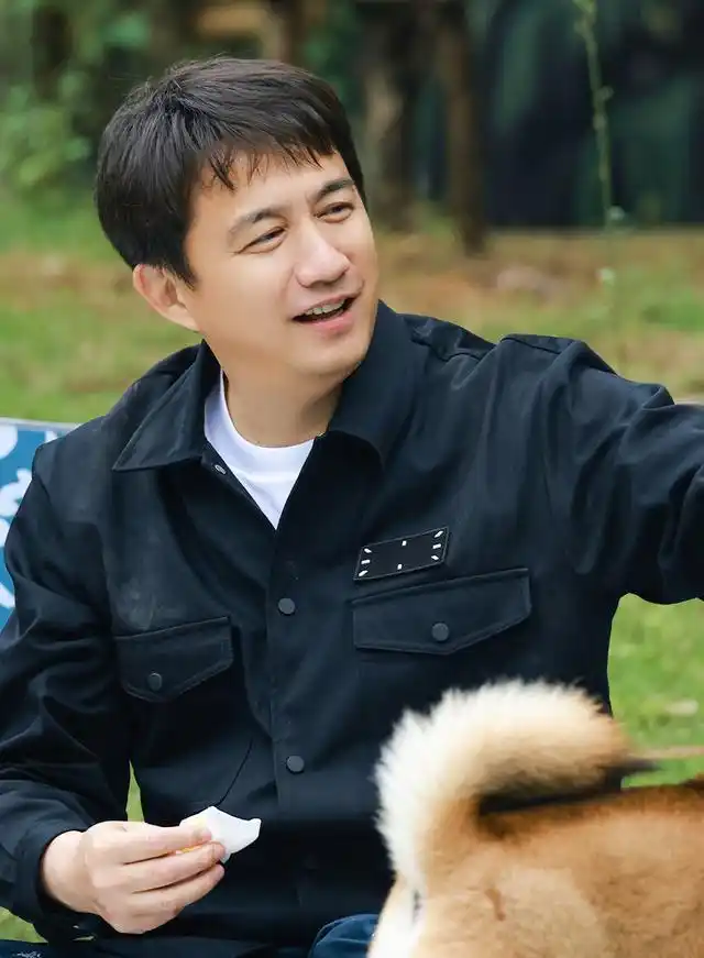 张子枫初吻对象梁靖康来种树,黄磊放狠话,彭彭看热闹不嫌事大