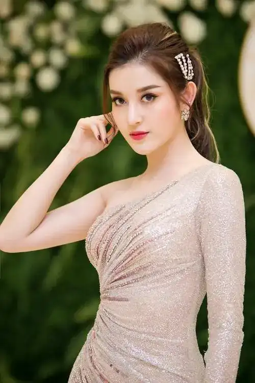 真正的金发碧眼美人,连阿汤哥都拜倒世界公认百年来最美的五位美女是