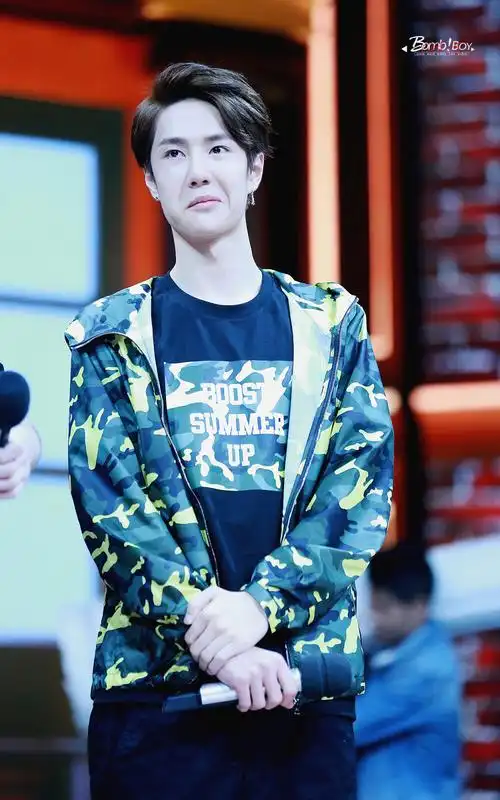 160615天天向上录制uniq王一博crlogo676767