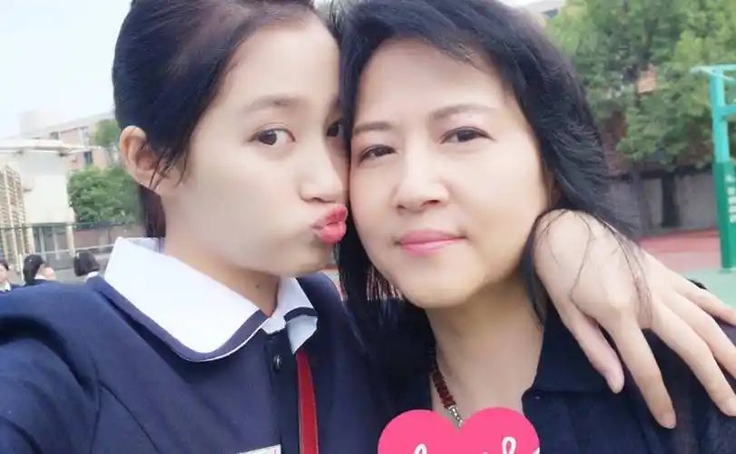 两人颜值相差明显,网友担心起鹿晗_孩子_关晓珊_家长