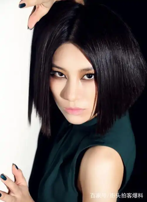 尚雯婕最不舍得删的几张照片,最后一张是多少人的壁纸啊!