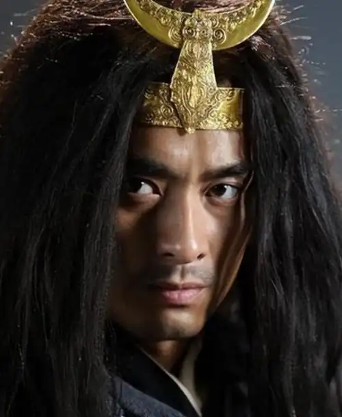 演员陈龙:和章龄之15天闪婚,结婚11年感情如初,太让人羡慕!_腾讯新闻