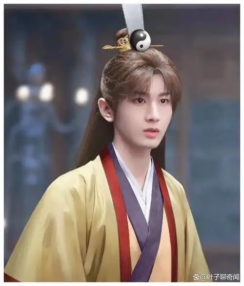 在《青云志》中,成毅饰演的林惊羽就给人一种英雄气概的感觉,让人难以