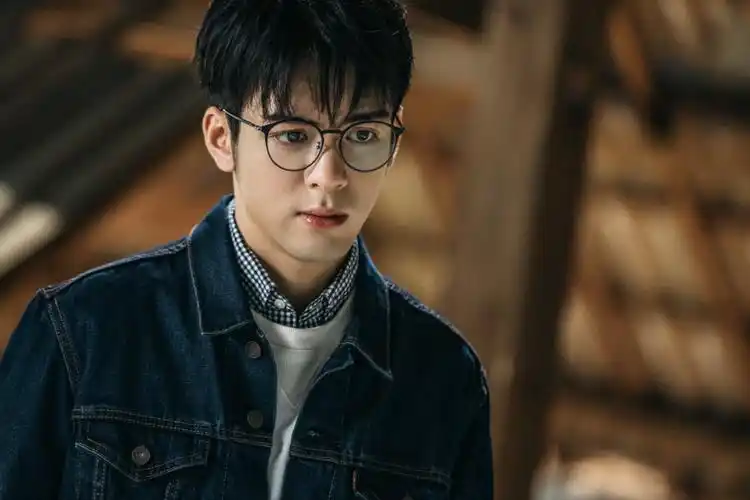 曾舜晞《终极笔记》热播 螺狮粉大餐引发热议登上热搜