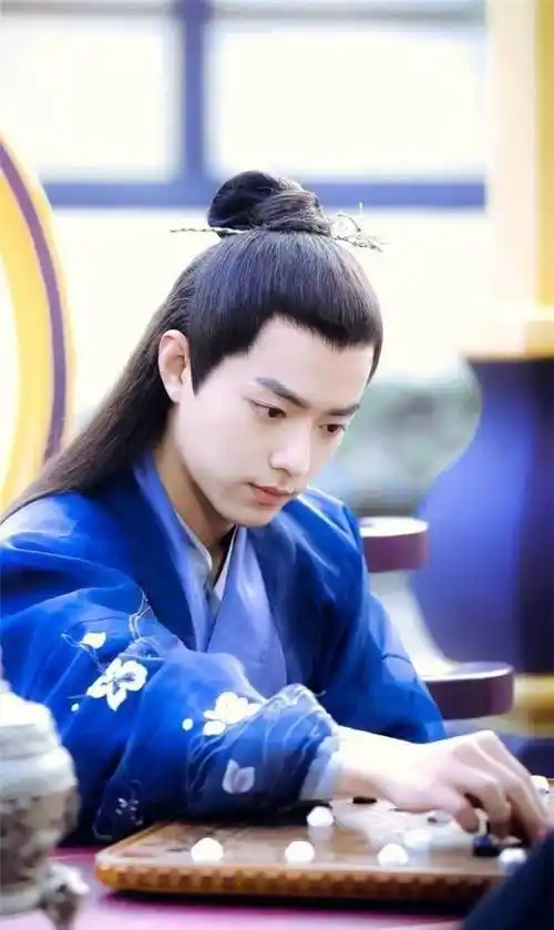 《捉妖记2》中,他饰演的是永宁村小妖;在电视剧《相爱穿梭千年2:月光