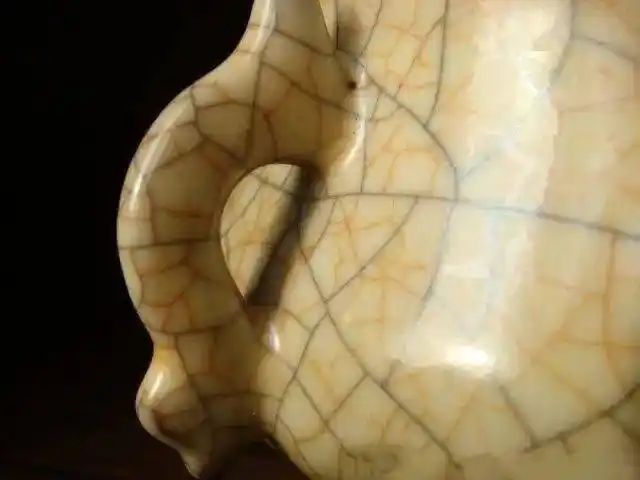 哥窑瓷器最重要的酥油光该怎么辨认