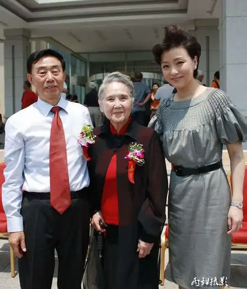 您的音容笑貌永留人间一一深切缅怀德艺双馨的人民艺术家鲁园先生