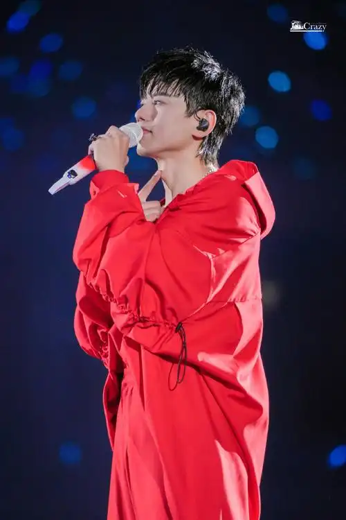 张杰演唱会##张杰未live开往1982巡回演唱会