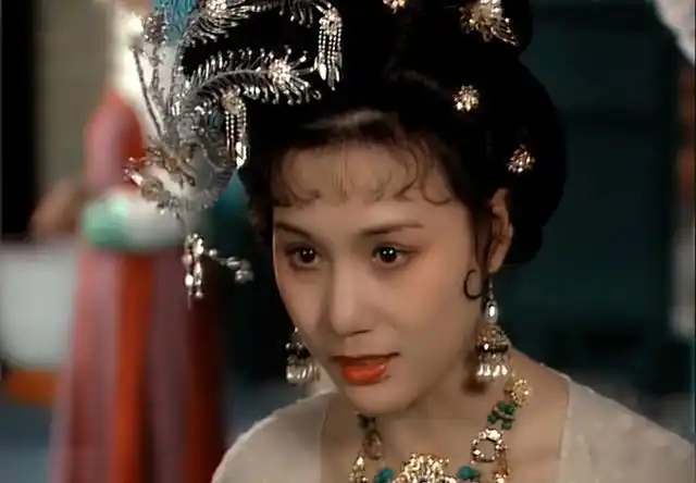 看容妃李建群20年颜值变化,才知道,被岁月遗忘的美人有多惊艳