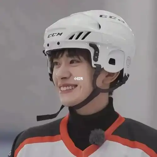 头盔易烊千玺procreate