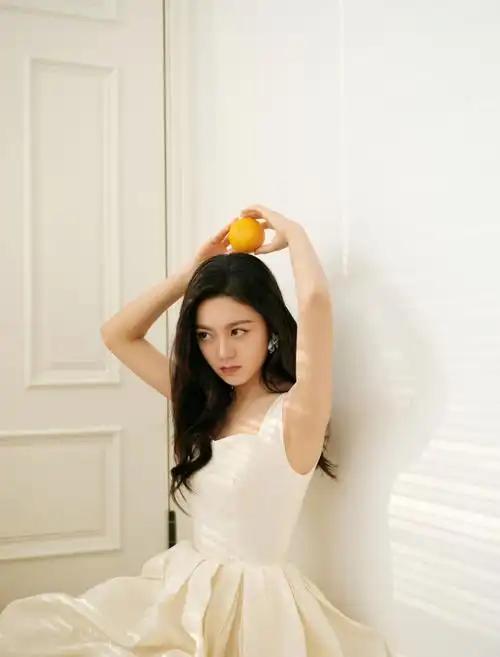 赵今麦羊毛卷彩虹帽