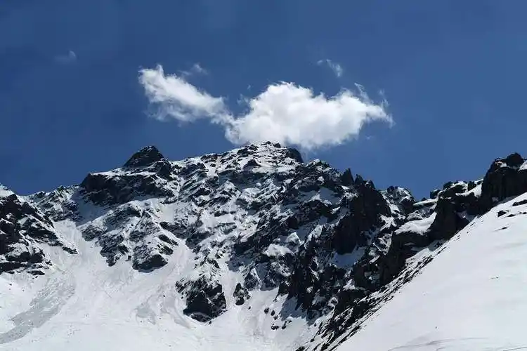 天山—雪山—阿拉木图