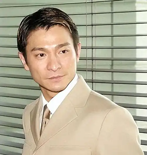 事实证明,"闷声干大事"的刘德华,打脸了很多"周润发们"?