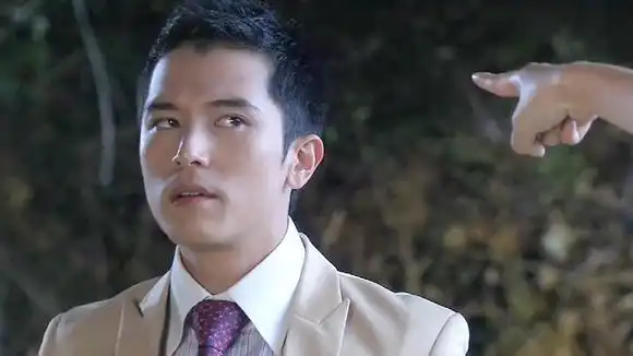 爱情睡醒:邱泽问唐嫣要戒指,唐嫣让他还初吻,他还的方式霸气了-影视综