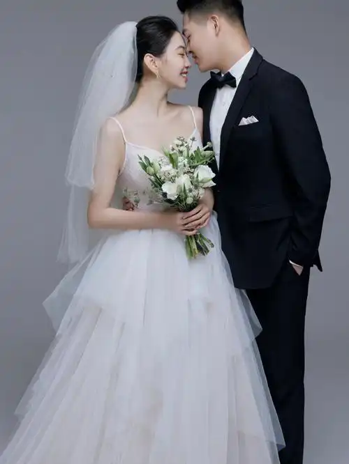 超有感觉的室内极简风婚纱照北京婚纱照