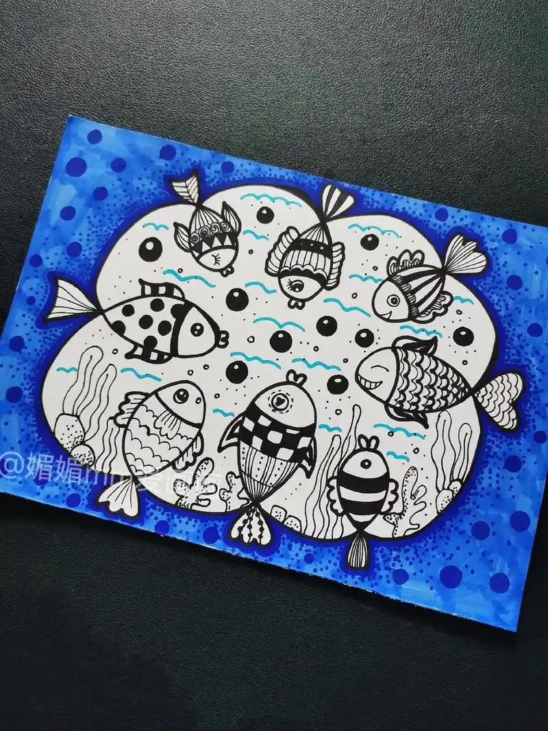 《有趣的线描鱼》电话线绕一圈,就能简简单单的画出很多可爱的小 - 抖