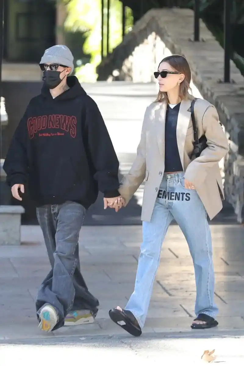 贾斯汀比伯夫妇洛杉矶出街