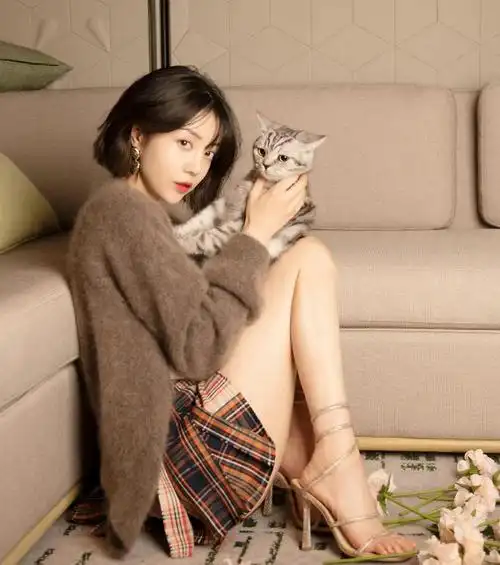 腿精美女李溪芮|壁纸|打卡_网易订阅