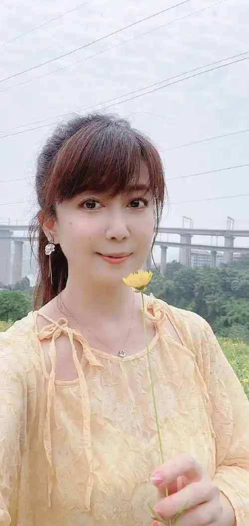 孟庭苇:曾和邓丽君比肩,唱片销量直逼刘德华,为何要退出歌坛?