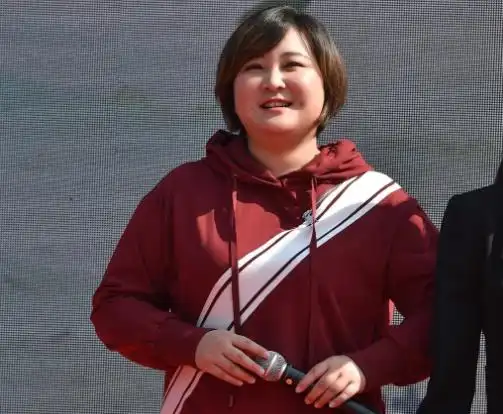 贾玲11年前的老照片甜美度远超小花并不是因为贪吃而发胖