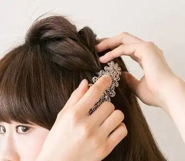 3款短发梨花头扎法步骤(三款梨花短发编辫子图解)