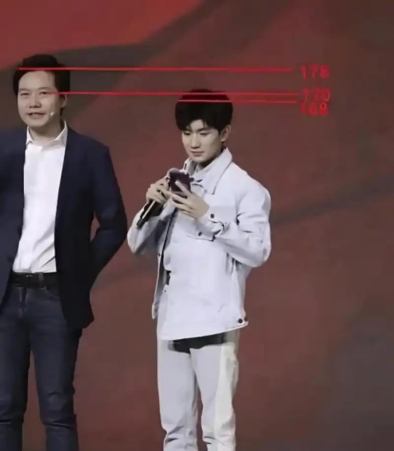 王源的身高有望继续增长,而他的帅气指数也将不断提升