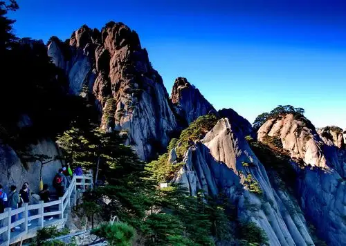 原创这辈子一定要去的100个世界顶级景区,黄山人间仙境,入眼全是美景