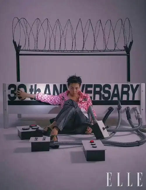 《elle》内页大片,这个腹肌真的太绝了啊#权志龙elle korea内页大片