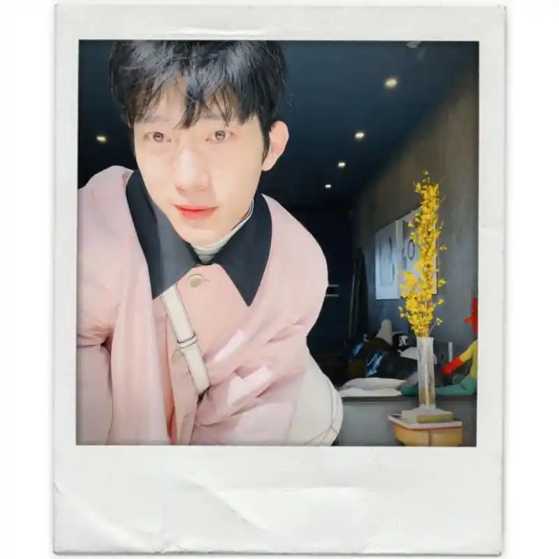 分享小然旧照06.#井柏然 #颜值 #185大帅哥 #生活碎 - 抖音