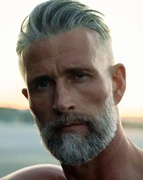 男人过了50岁换发型就选这一款哪怕头发花白依然很时尚