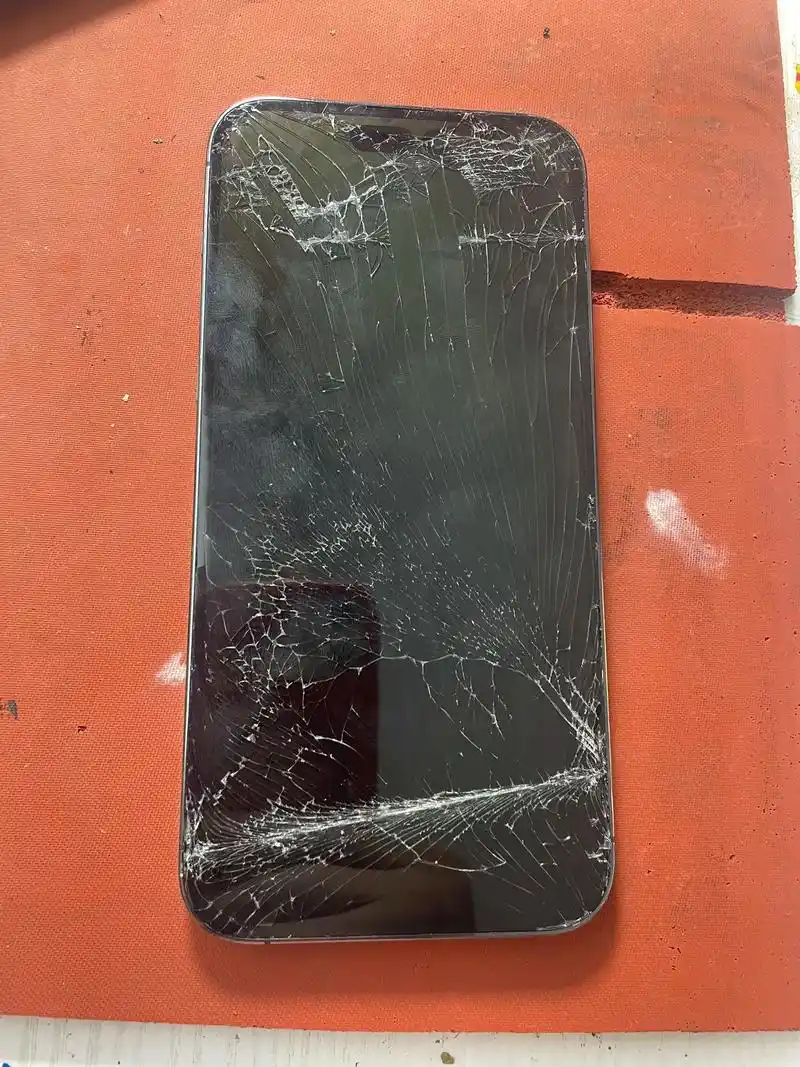 苹果14promax屏幕爆碎#苹果手机 #手机维修 #14p - 抖音