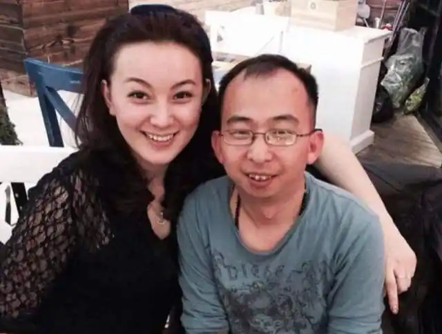 长得比黄渤还丑妻子是漂亮女演员如今成为大导演