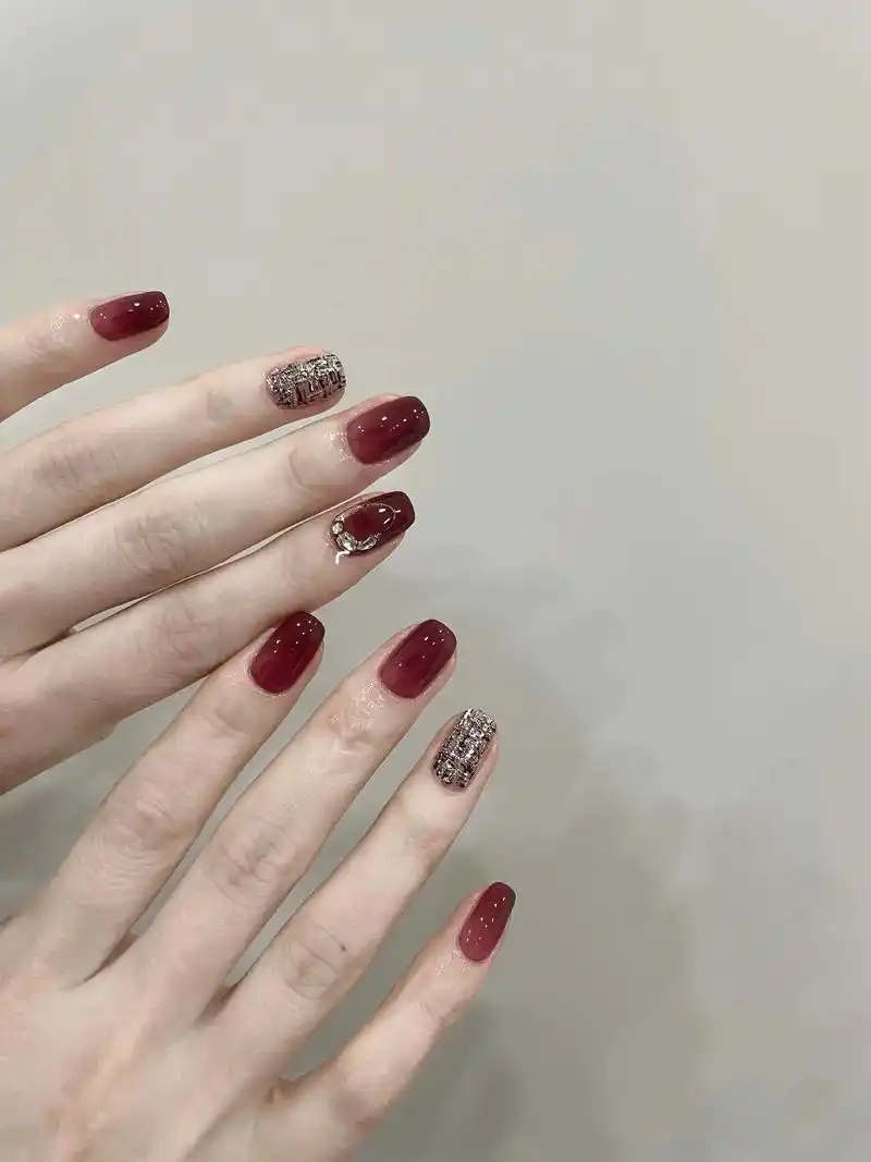 超好看的美甲 #抖音网红美甲 #短指甲也可以 - 抖音