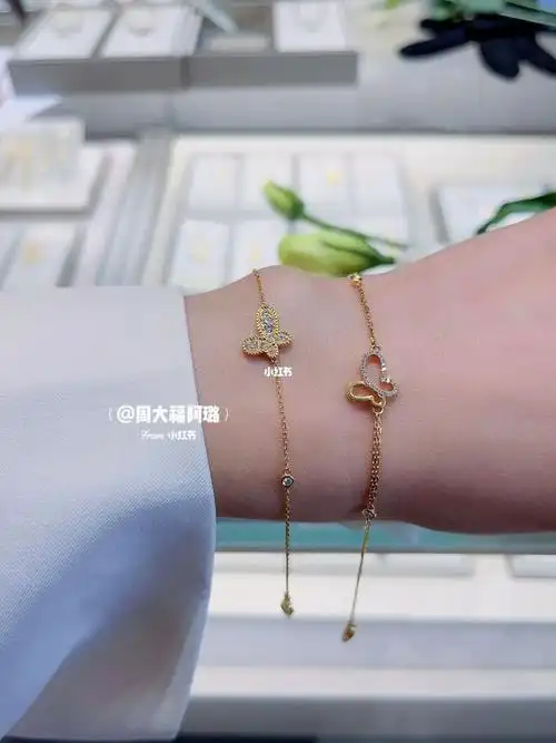 周大福17916新款蝴蝶手链03