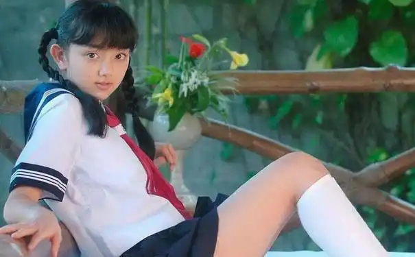 第一次来月经的前兆有哪些月经初潮前的征兆图