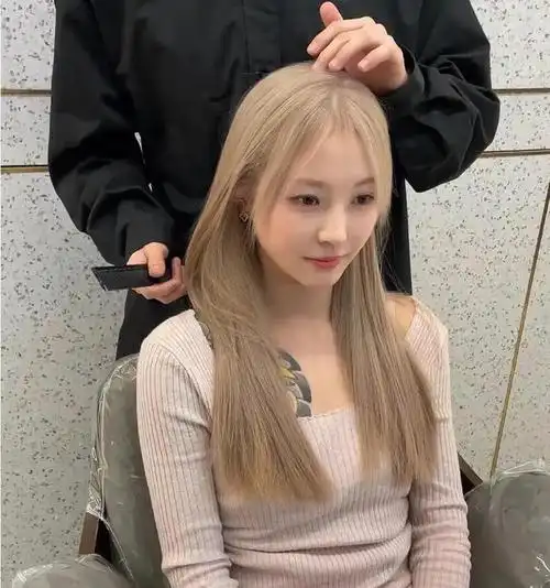 女生染头发什么颜色好看?这9款今年最流行