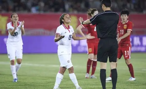 哥斯达黎加不满判罚送嘲讽 赛后拒握手谢场