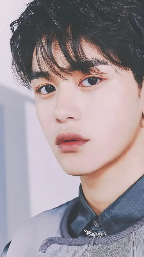 黄旭熙你正经起来真的很帅来着