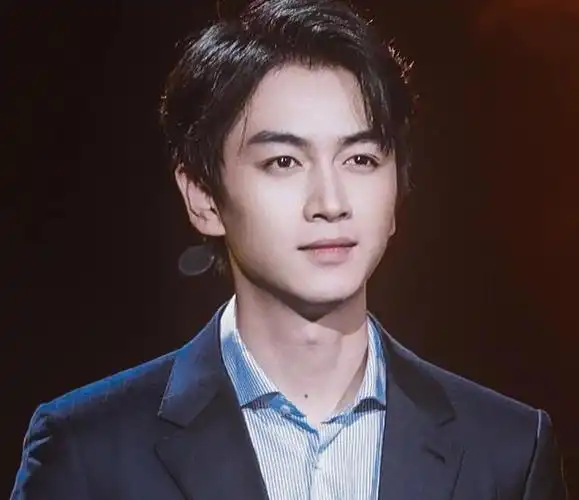 网友戏言陈妍希不在,他的眼睛才有星星_腾讯新闻