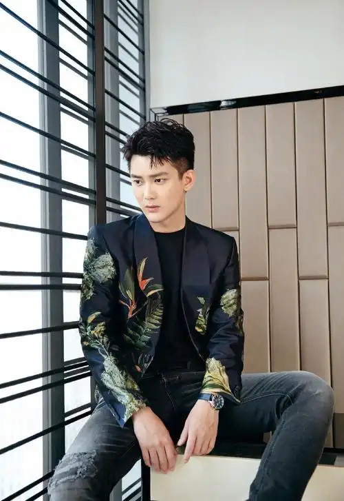 熊梓淇帅酷时尚写真图片,明星,帅气,帅哥,熊梓淇,大陆男明星,帅哥明星