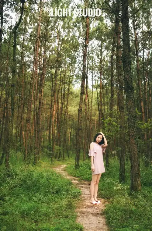 掉进森林里的女孩|摄影|人像摄影|ayiacai - 原创作品 - 站酷 (zcool)