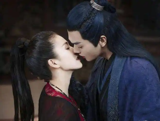 女主颜值演技不输白鹿,看剧照:不好意思我变心了_李一桐_cp_作品